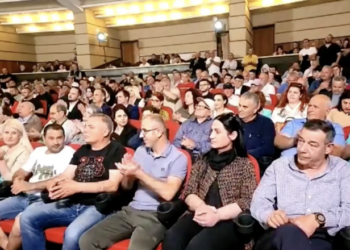 Takimi i demokratëve në Durrës, mungon Ferdinand Xhaferaj